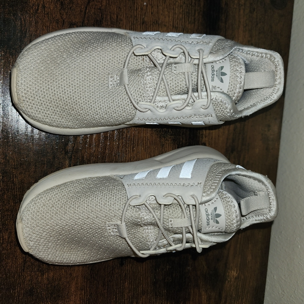Adidas tan Toodler size 9